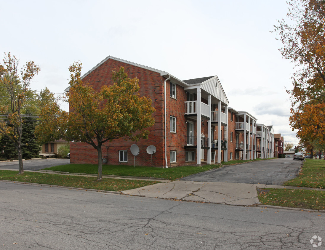 Primary Photo - Sherwood Terrace Apartments