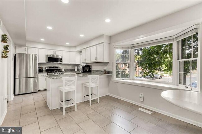 Foto del edificio - 10855 Lockwood Dr