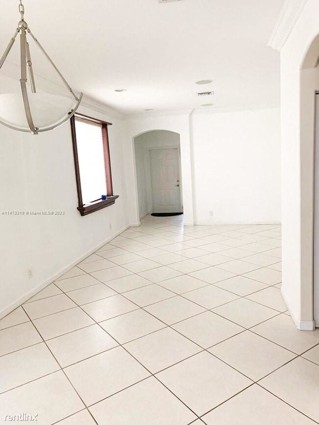 Building Photo - 3 br, 2 bath House - 956 Golden Cane Dr