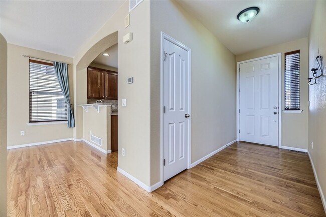 Foto del edificio - 4 Bedroom Single Family Home For Rent in Highlands Ranch