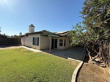 Foto del edificio - Beautiful 3 bedroom 2 bath home home in The Seasons!