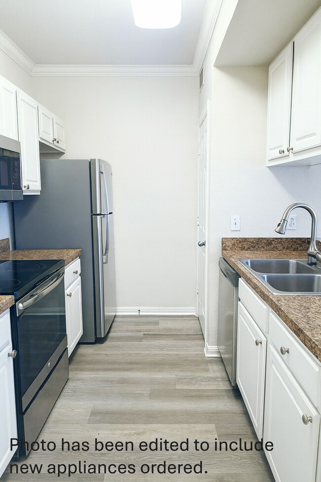 Foto del edificio - Updated, clean 1x1 New floors, appliances, washer/dryer!