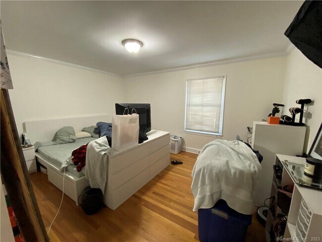 Building Photo - 6 Silvermine Ave