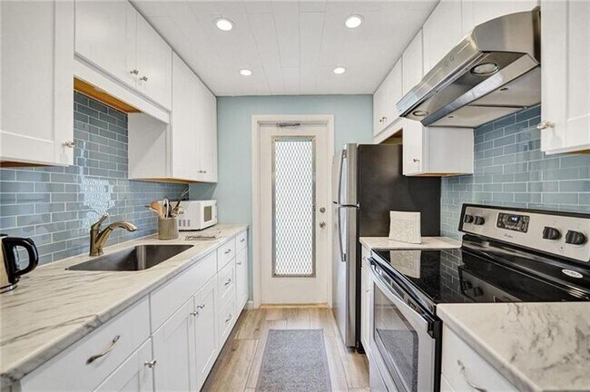 Foto del edificio - 224 Hibiscus Ave