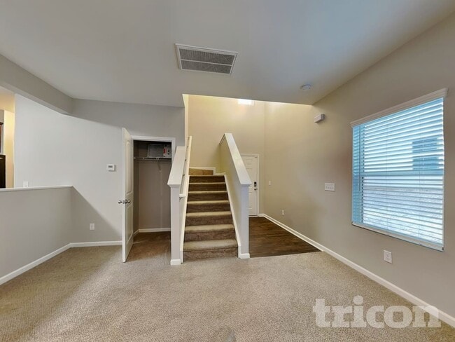 Building Photo - 115 Clove Hitch Dr