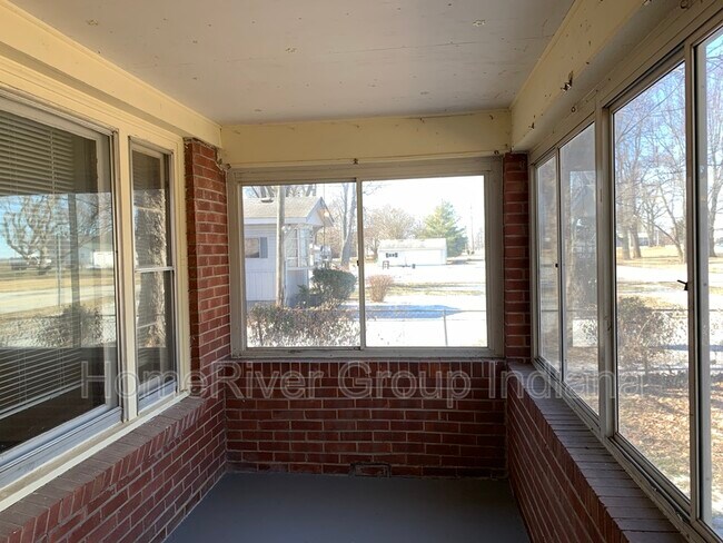 Foto del edificio - 3 W 206th St