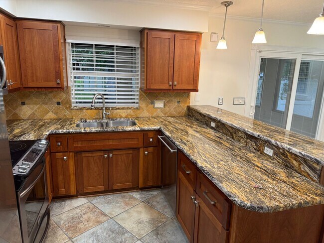 Foto del edificio - Mandarin Brick Home on nice lot