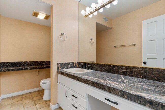 Building Photo - 7656 Boca Raton Dr