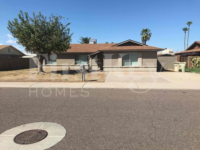 Building Photo - 4818 W Christy Dr