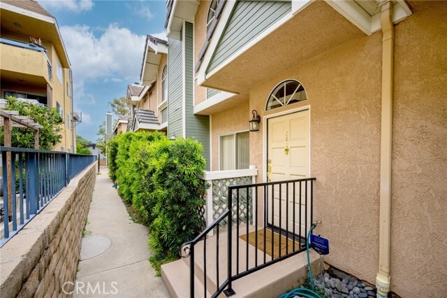 Foto del edificio - 8958 Burnet Ave