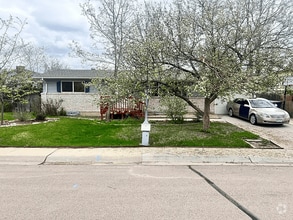 Building Photo - 1332 Torrey's Peak Dr