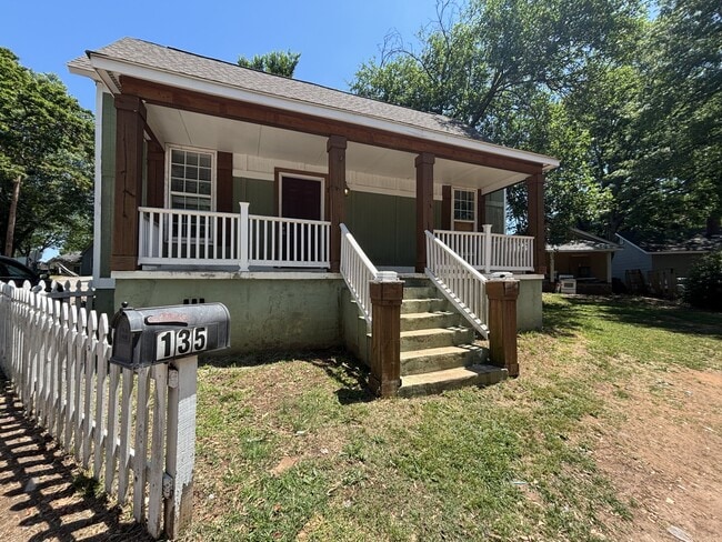 Building Photo - 135 D St