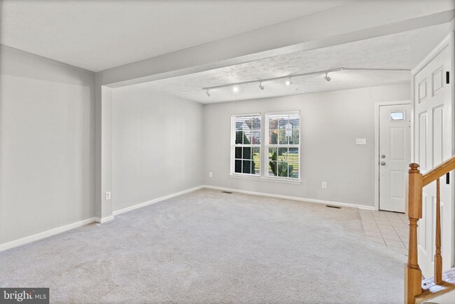 Building Photo - 5030 Finsbury Rd