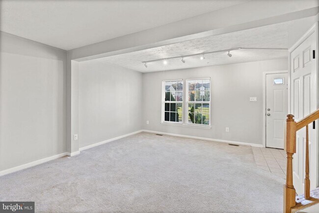 Foto del edificio - 5030 Finsbury Rd