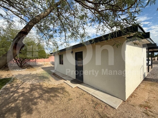 Foto del edificio - 9301 E 29th St