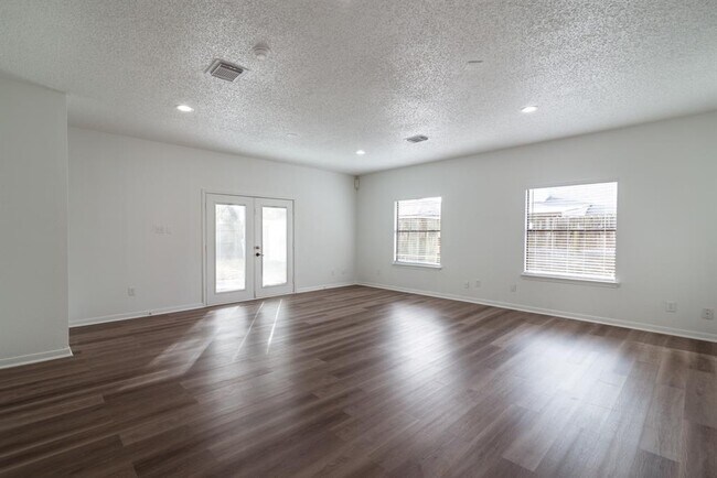 Foto del edificio - 1030 Wentworth Dr
