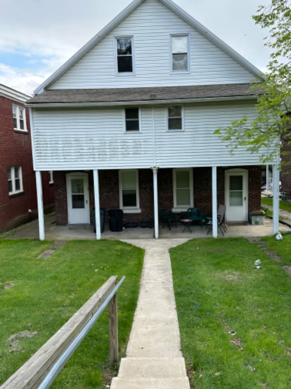 Building Photo - 457 E 4th St