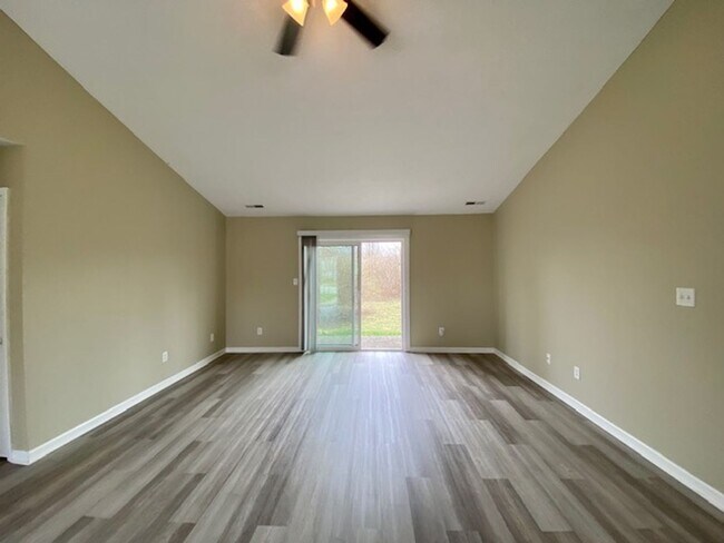 Foto del edificio - 3 Bedroom/2 Bath ranch Near Warren Woods