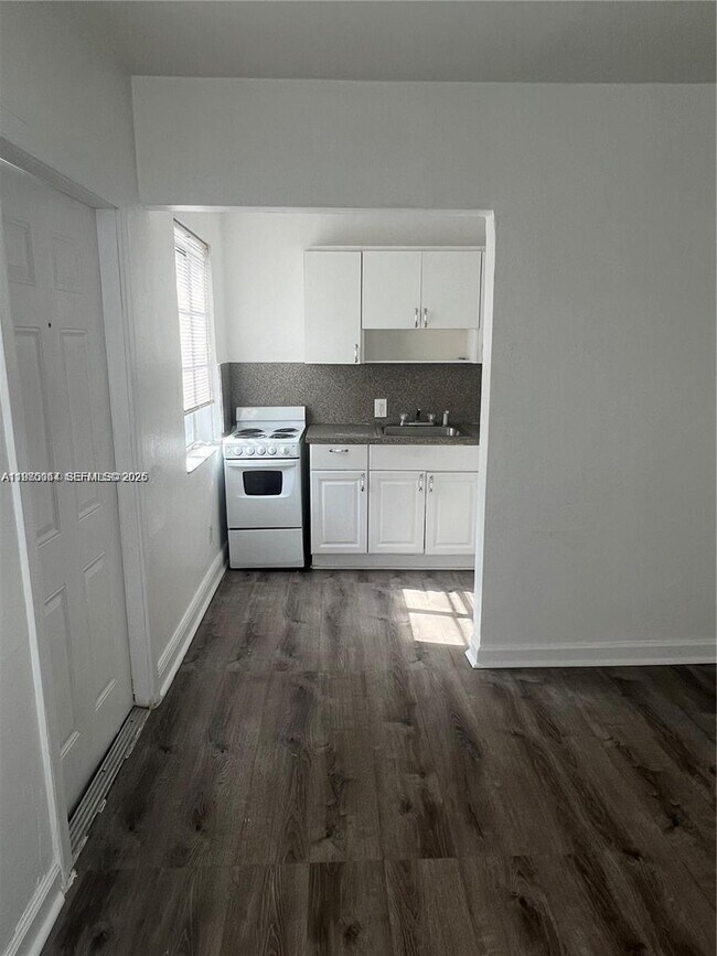 Foto del edificio - 840 81st St