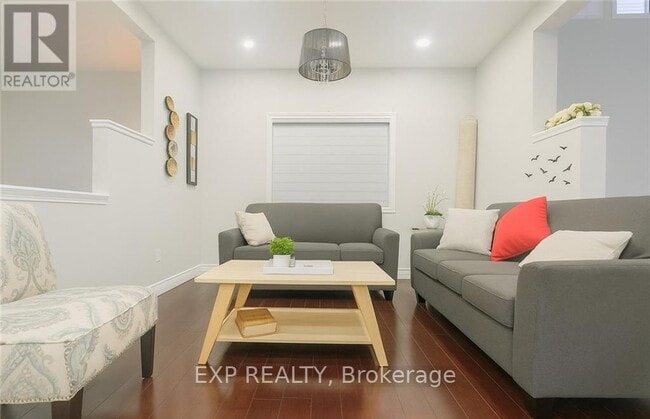 Building Photo - 235 Pineland Ct