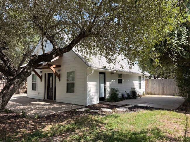 Building Photo - 206 Timber Ln Loop