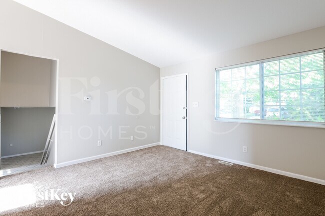 Foto del edificio - 12 Country Wood Ln