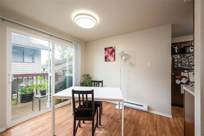 Foto del edificio - Moore Street Apartments