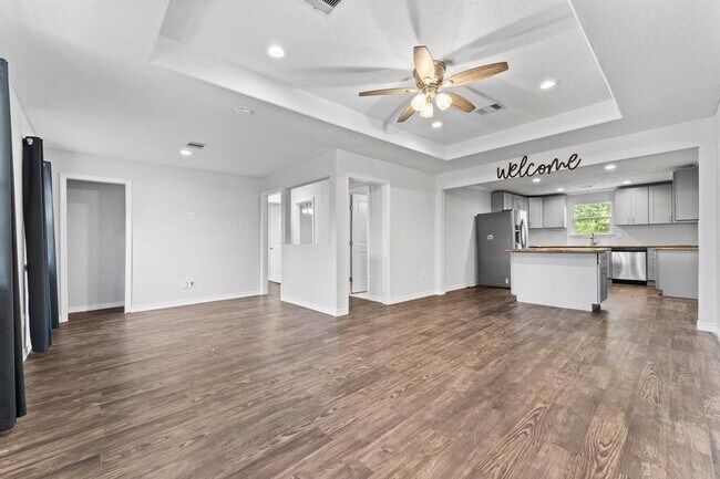 Foto del edificio - 8138 Oak Knoll Ln