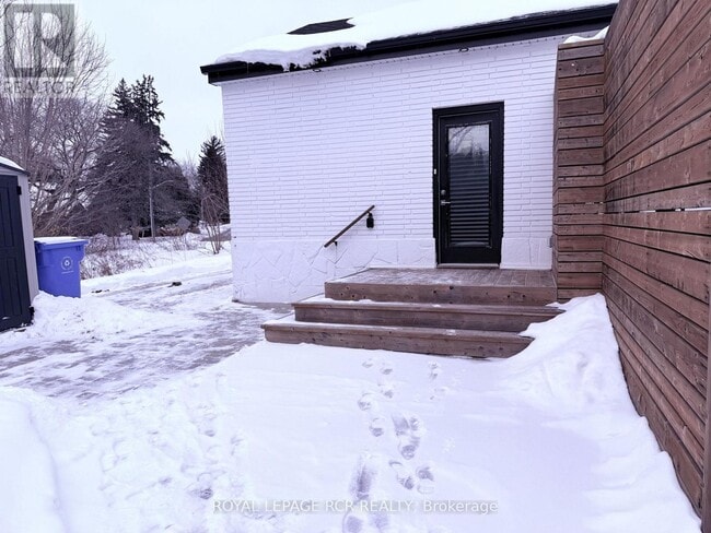 Building Photo - 86 Roxborough Rd