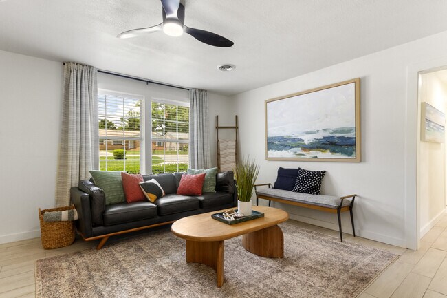 Building Photo - 4300 N 9th Ave