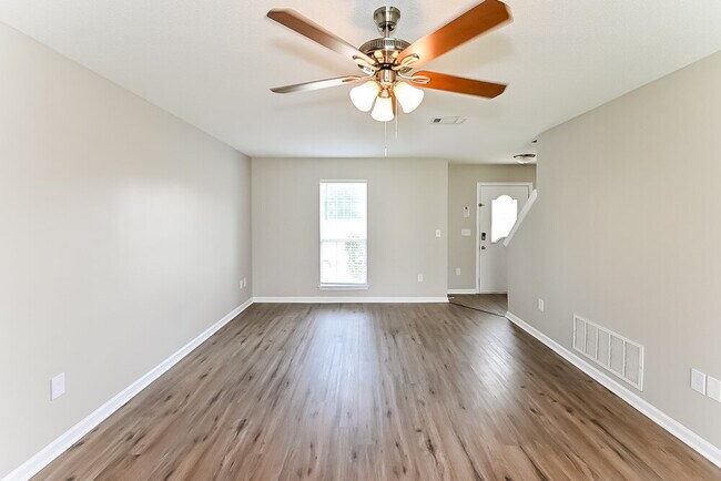 Building Photo - 12800 Fox Ridge Ln