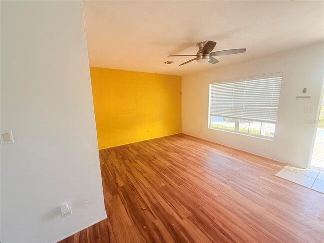 Building Photo - 751 72nd Ave N