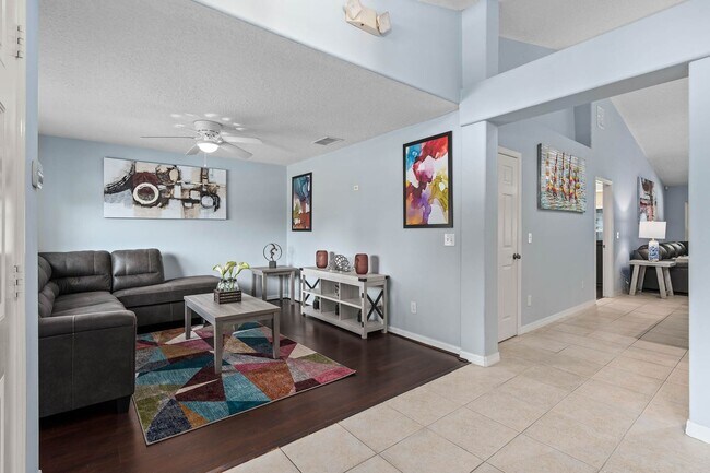 Building Photo - Large Beautiful Legacy Park Villa: 5BR, Pool & Near Disney