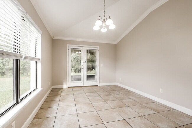 Foto del edificio - 348 Ashton Woods Ln