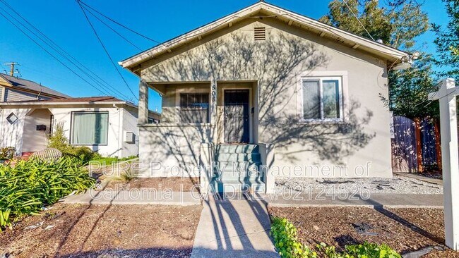 Building Photo - 508 A St