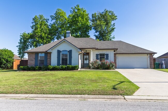 Building Photo - 303 Spike Ln
