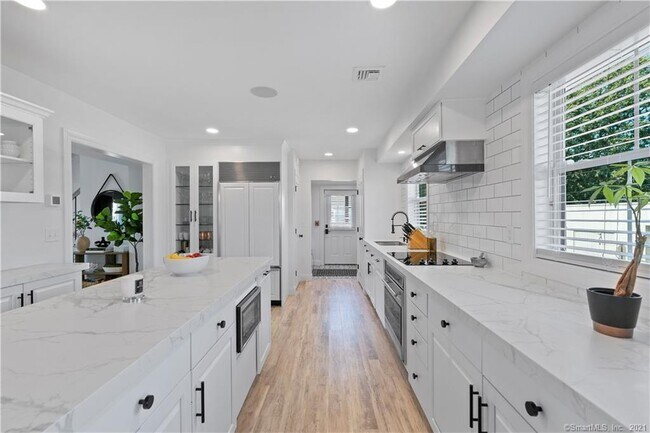 Foto del edificio - 44 Williams Ave