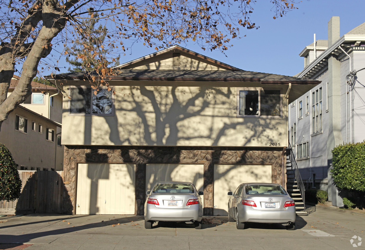 Building Photo - 2015 Central Ave