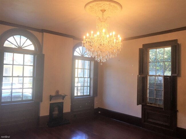 Building Photo - 1 br, 1 bath Condo - 2726 Prytania Street