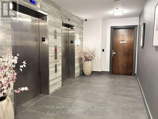 Building Photo - 27 Rean Dr