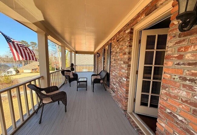 Foto del edificio - Spacious 4BR Home in Sought-After Springlakes – Balcony, Patio & Amenities!