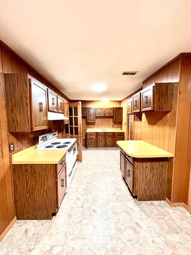 Foto del edificio - 732 Crest- Now Available!