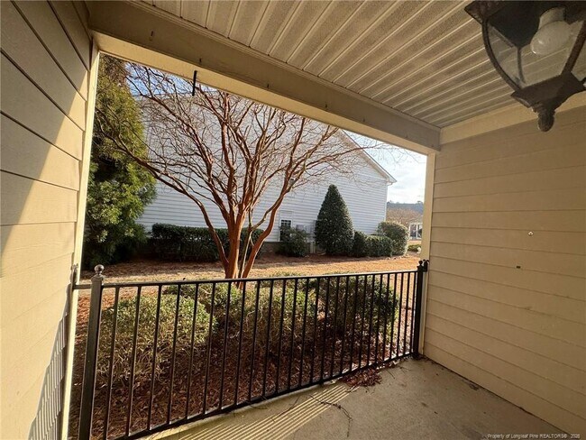 Foto del edificio - 381 Gallery Dr