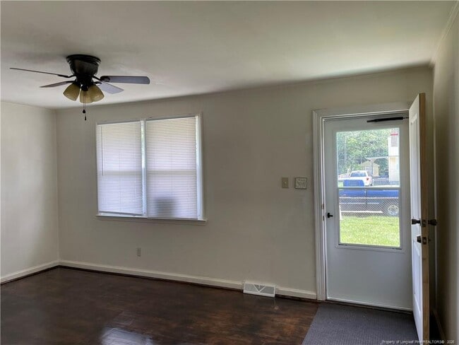 Building Photo - 521 E 5th Ave