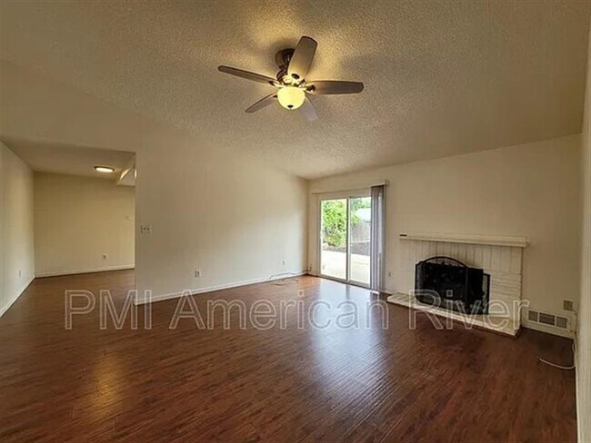 Foto del edificio - Adorable 3 Bed 2 Bath Home