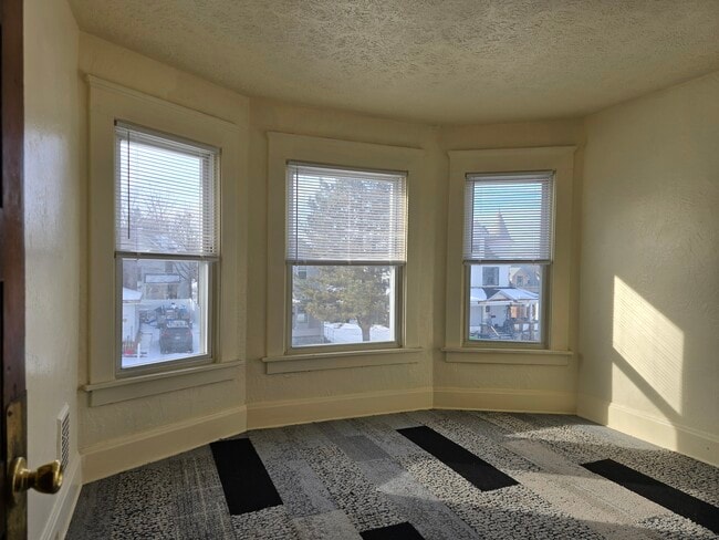 Foto del edificio - 1134 S Linden Ave