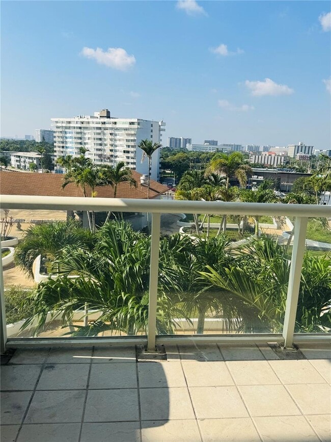 Foto del edificio - 13499 Biscayne Blvd