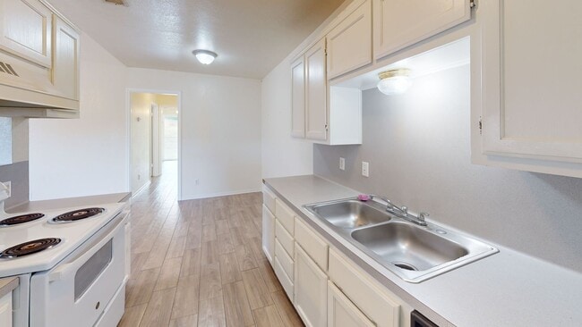 Building Photo - 802 Hackberry St