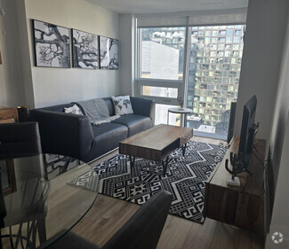 Building Photo - 1180 Rue de Bleury