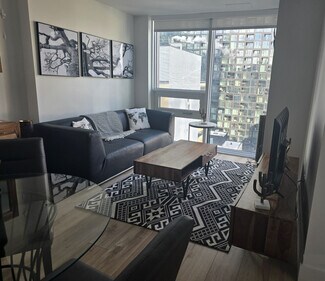 Building Photo - 1180 Rue de Bleury